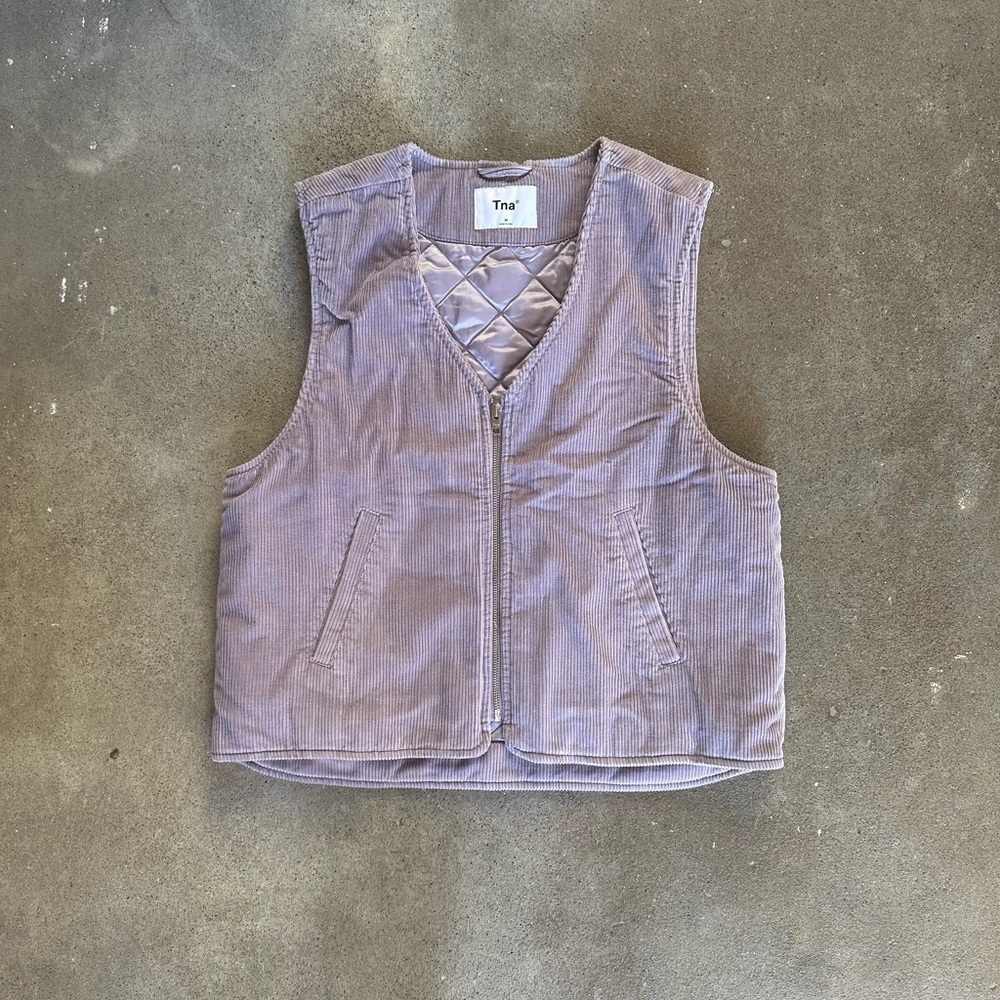 Aritzia TNA Carlaw Vest in Lavender Purple Size Medium Corduroy Ribbed Quilted